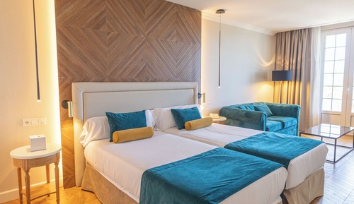 Suite Junior, vue port