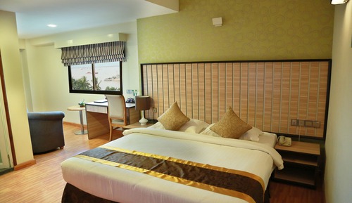 Chambre Luxe, 1 très grand lit, salle de bains privée, vue fleuve