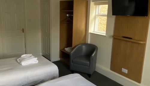 Chambre Triple Familiale, salle de bains attenante
