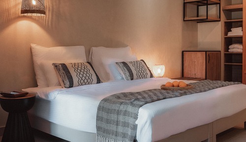 Chambre Double Supérieure, vue partielle sur la mer