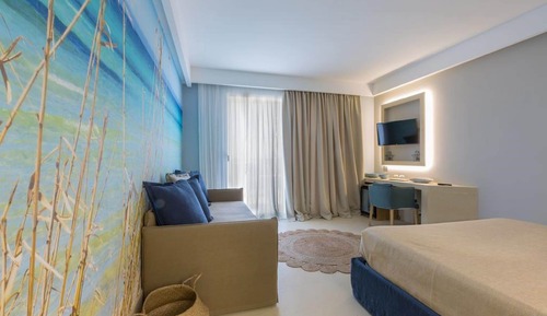 Chambre Double Junior, balcon, vue partielle sur la mer