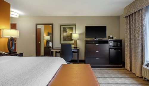 Chambre, 1 très grand lit, accessible aux personnes à mobilité réduite