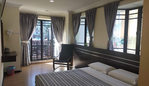 Chambre Double Deluxe, 1 grand lit, balcon, vue ville