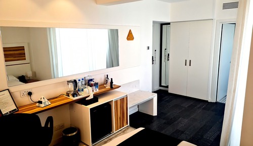 Chambre Classique avec lits jumeaux, balcon, vue ville