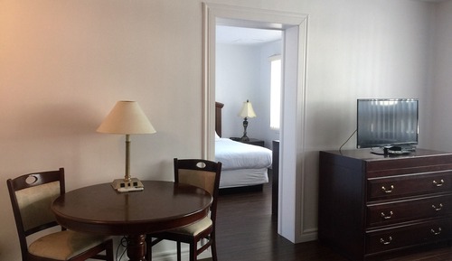 Suite, 1 très grand lit, non-fumeurs, coin cuisine (Close Bedroom)