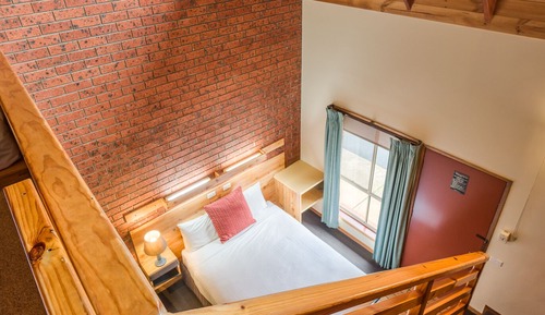 Loft (Split Level - Room 11)