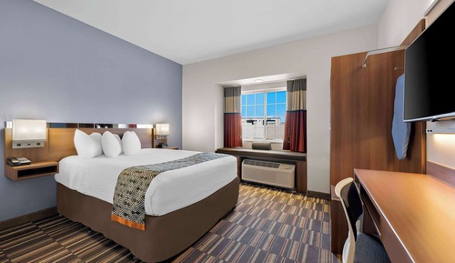 Chambre, 1 grand lit, accessible aux personnes à mobilité réduite (Mobility,Hearing,Tub w/Grab Bars)