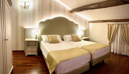Penthouse, 1 lit double, vue port