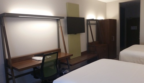 Chambre Standard, 2 grands lits, accessible aux personnes à mobilité réduite (Communications)