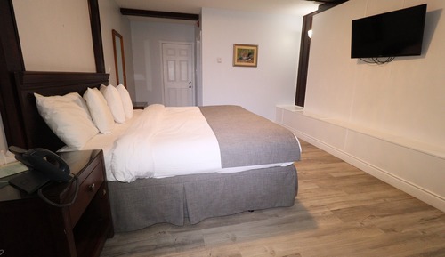 Chambre « Premier », 1 très grand lit, vue lac