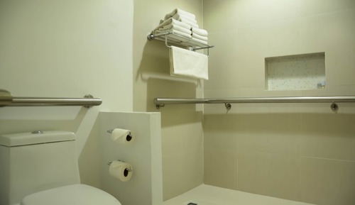 Chambre Standard, 2 grands lits, accessible aux personnes à mobilité réduite