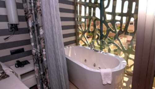 Chambre Deluxe, terrasse (3 adults 1 child)