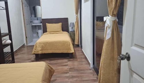 Chambre Standard, 2 lits une place