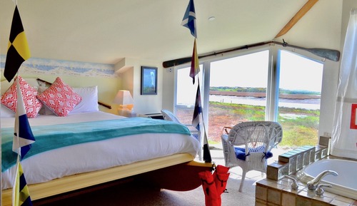 Chambre Romantique, 1 très grand lit, baignoire, vue fleuve