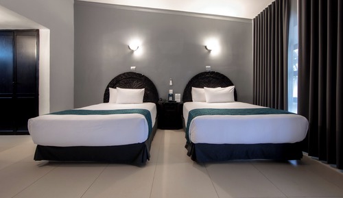Chambre Double Standard, vue piscine