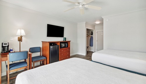 Chambre, 2 lits doubles (2nd Floor)