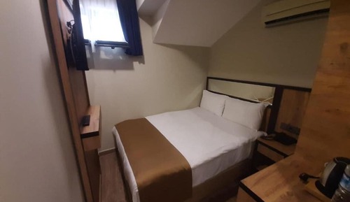 Economy Double or Twin Basement Floor Room