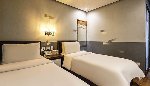 Chambre (Breakfast included)
