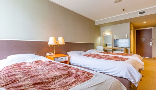 Chambre Triple Standard, non-fumeurs (Mountain side, Indoor Bath)