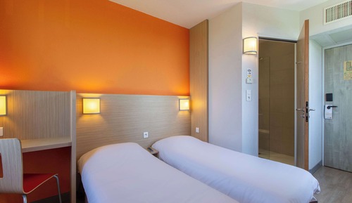 Chambre Standard, 2 lits une place