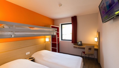 Chambre Standard, 3 lits une place