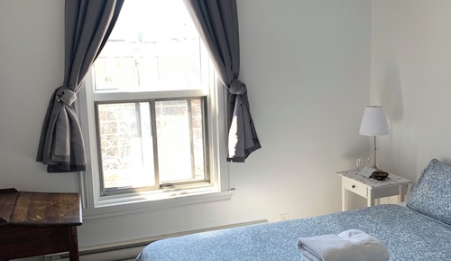 Chambre Double Économique, 1 grand lit, non-fumeurs, salle de bains commune