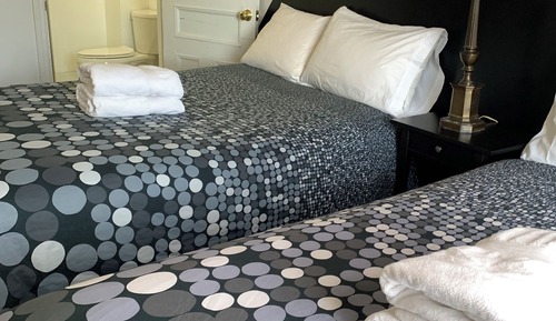 Chambre Deluxe Double ou avec lits jumeaux, salle de bains privée