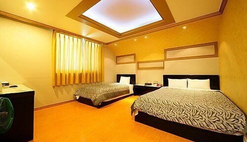 Chambre avec lits jumeaux