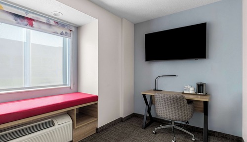 Suite, 1 grand lit, non-fumeurs (Larger Room;with Sofabed)