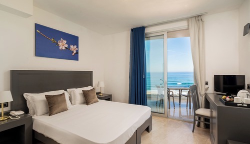 Chambre Supérieure (Front Sea View)