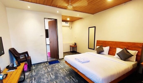 Chambre Quadruple Standard, vue piscine
