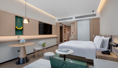 Chambre Standard, 1 très grand lit, vue lac