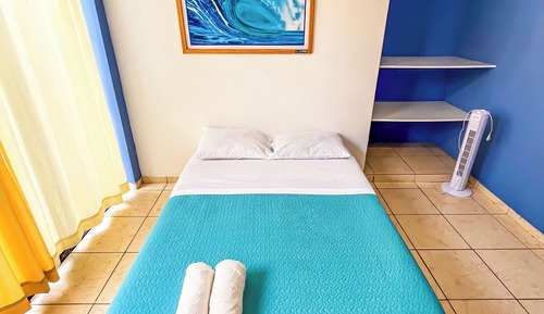 Chambre Classique, vue cour intérieure, rez-de-chaussée