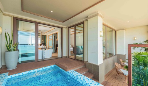 Suite, 1 très grand lit, piscine privée, vue golf