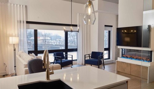 102 - Studio Exécutif, lit Queen, vue sur le lac