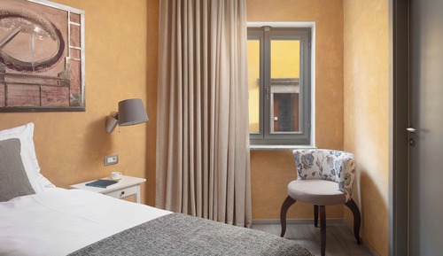 Chambre Double Confort, 1 grand lit