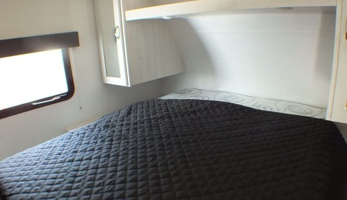 Chambre, non-fumeurs (Trailer House)