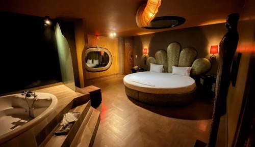 Suite, bain à remous