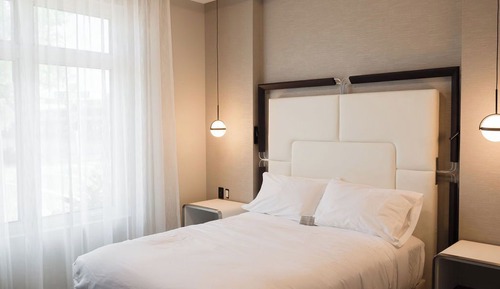 Chambre Supérieure, 1 grand lit, accessible aux personnes à mobilité réduite, non-fumeurs