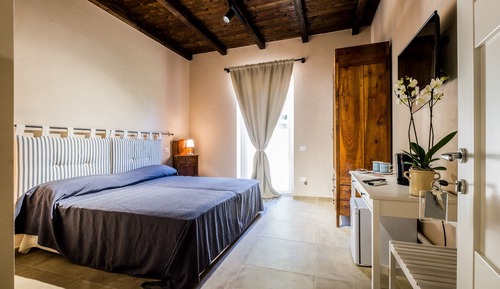 Chambre Confort, 1 chambre, salle de bains privée, vue jardin