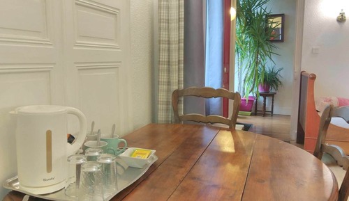 Chambre Familiale avec lits jumeaux, salle de bains attenante (La Grenouille Blanche)