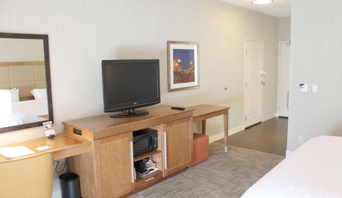 Chambre, 1 très grand lit, accessible aux personnes à mobilité réduite, non-fumeurs