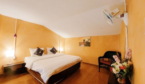 Chambre Familiale, plusieurs lits, bain à remous, en mezzanine