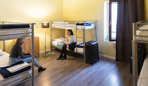 1 lit dans un dortoir mixte de 6 lits (Salle de bains privée)