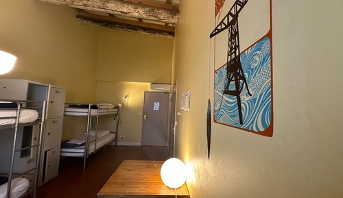 1 lit dans un dortoir de 4 lits (femmes uniquement) Salle de bains privée