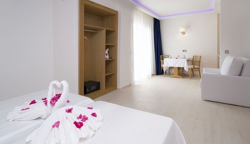 Studio Standard, balcon