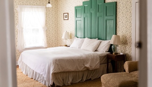 Chambre Standard, 1 très grand lit, vue baie