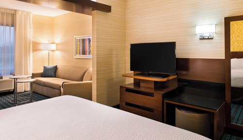 Suite, 1 très grand lit et 1 canapé-lit