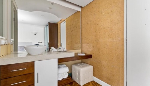 Chambre, vue vallée (Queen Twin Valley View )