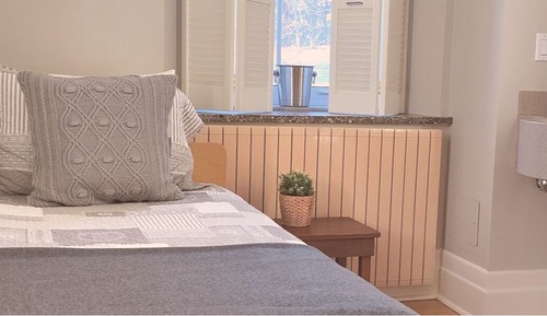 Le moine solitaire, chambre simple avec évier, salle de bains commune